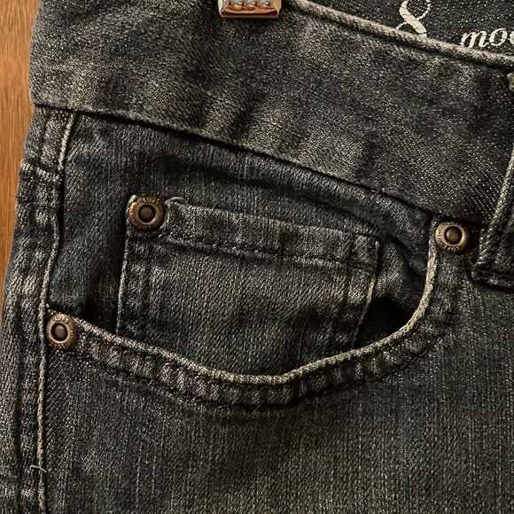 Ann Taylor Loft Modern Capri. Straight leg. Good condition. Soft and comfy - Picture 4 of 7